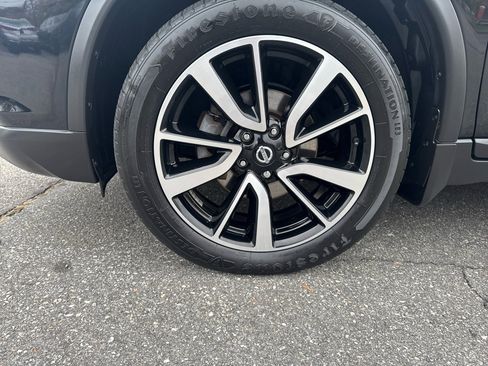 Used 2017 Nissan Rogue SL w/ SL Premium Package image 15