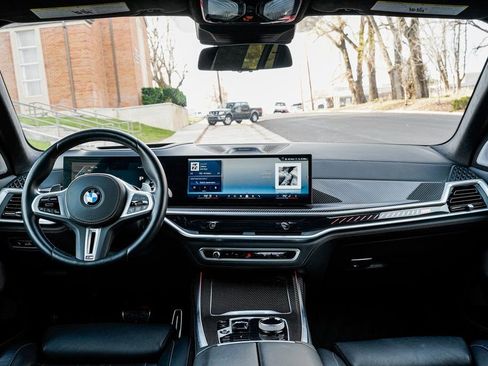 Certified 2025 BMW X7 M60i image 11