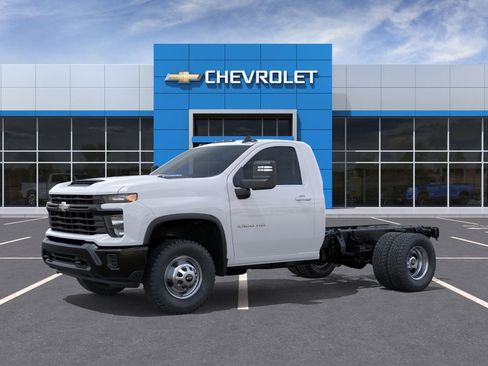 New 2026 Chevrolet Silverado 3500 W/T AWD/4WD image 2
