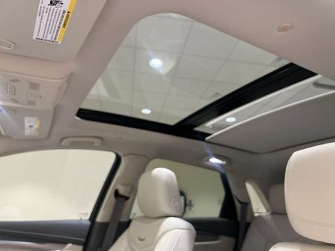 Certified 2024 Cadillac XT5 Premium Luxury w/ Technology Package FWD image 18