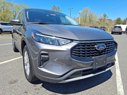Certified 2023 Ford Escape Active w/ Tech Pack #2 AWD/4WD image 2