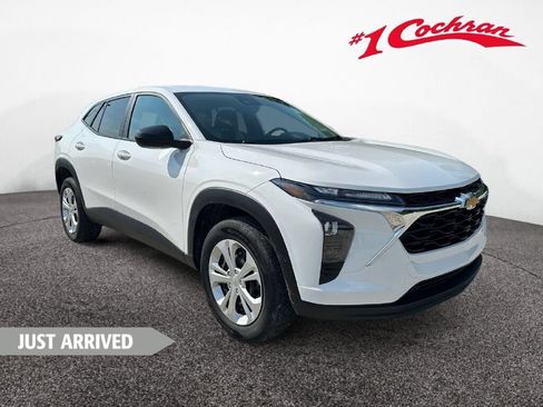 Used 2024 Chevrolet Trax LS FWD image 1