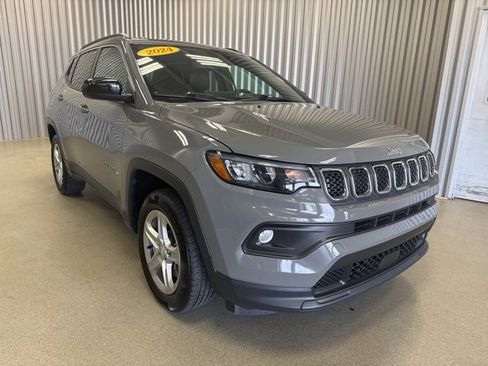 Used 2024 Jeep Compass Latitude image 14