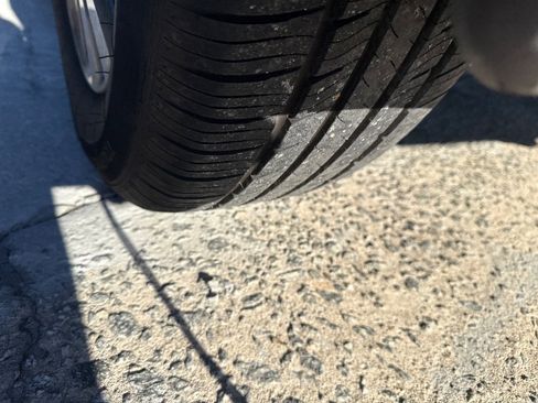 Used 2017 Nissan Pathfinder SV image 10