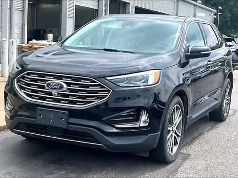 Used 2021 Ford Edge Titanium w/ Equipment Group 301A FWD image 2