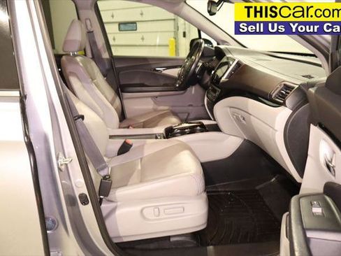 Used 2017 Honda Pilot Touring image 31