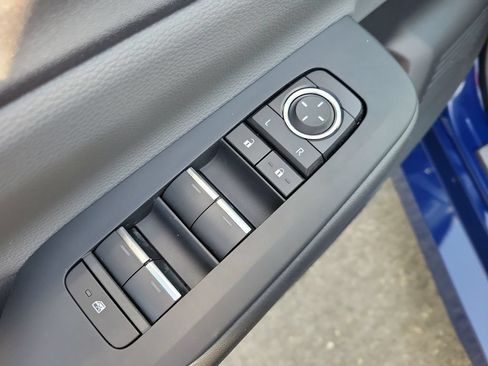 Used 2026 Toyota Prius XLE FWD image 12