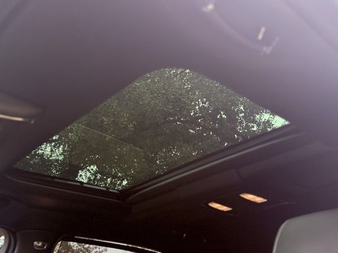 Used 2014 Bentley Mulsanne image 19