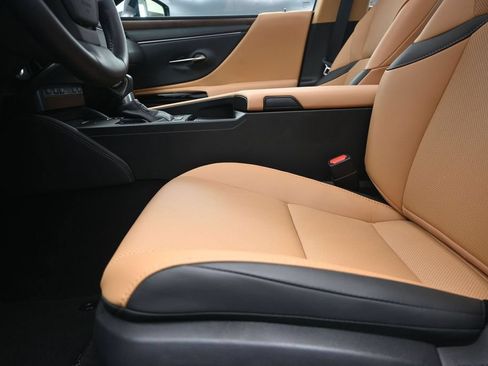 Certified 2025 Lexus ES 350 w/ Premium Package FWD image 13