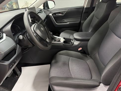 Used 2025 Toyota RAV4 XLE image 11