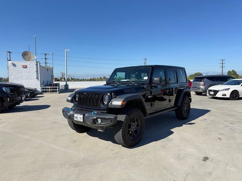 Used 2024 Jeep Wrangler Unlimited AWD/4WD image 1