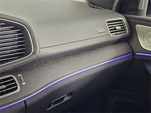 Certified 2025 Mercedes-Benz GLS 450 4MATIC image 39