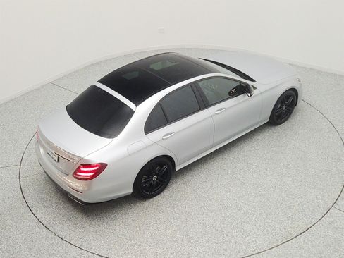 Used 2020 Mercedes-Benz E 450 4MATIC Sedan w/ Premium Package image 26