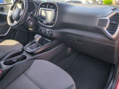 Used 2022 Kia Soul LX w/ Technology Package image 25