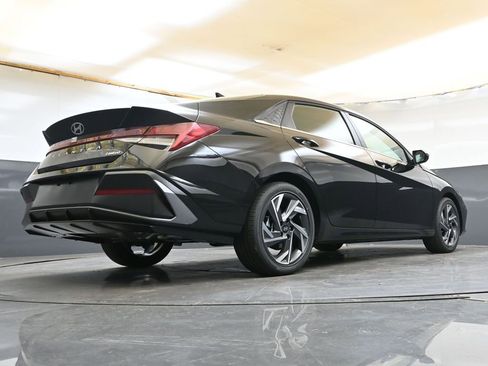 New 2026 Hyundai Elantra Limited FWD image 33
