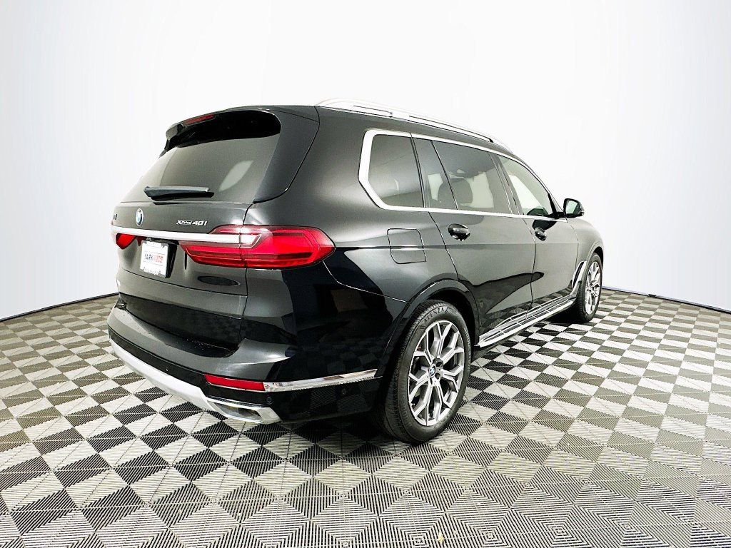 Used 2022 BMW X7 xDrive40i w/ Premium Package AWD/4WD image 10