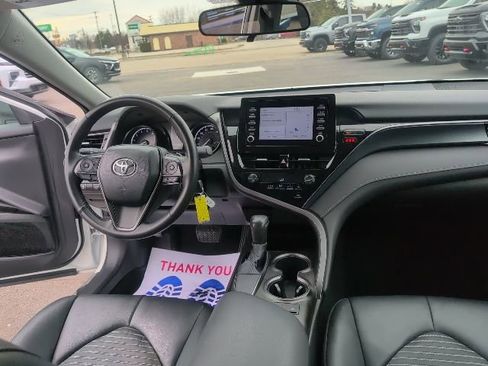 Used 2024 Toyota Camry SE image 25