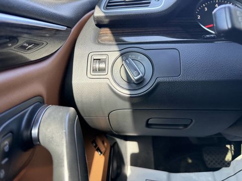 Used 2014 Volkswagen CC Executive image 27