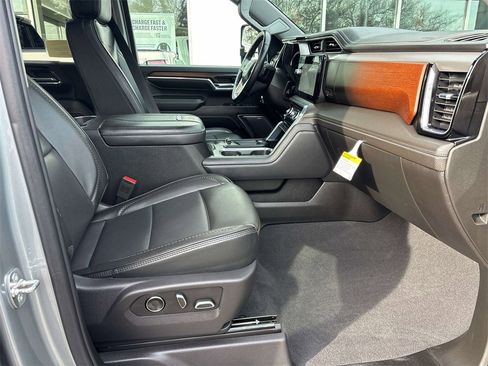 Used 2024 GMC Sierra 2500 Denali w/ Denali Reserve Package image 16