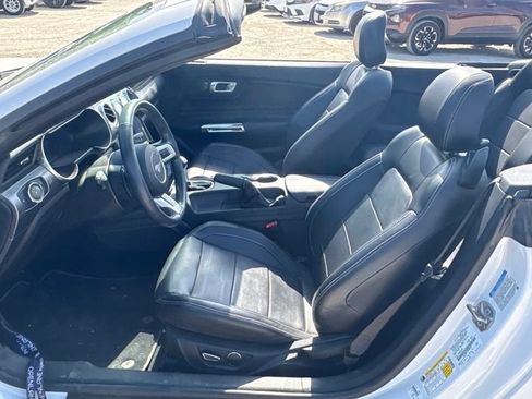 Used 2019 Ford Mustang GT Premium w/ GT Performance Package RWD image 6