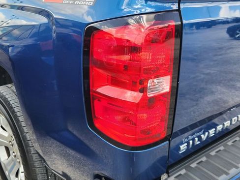 Used 2018 Chevrolet Silverado 1500 LT w/ Texas Edition image 7