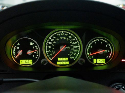 Used 2006 Chrysler Crossfire Coupe image 27