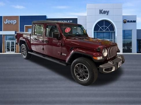 Used 2022 Jeep Gladiator Overland w/ Trailer Tow Package AWD/4WD image 11
