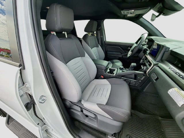Used 2025 Toyota Tacoma TRD Sport AWD/4WD image 28