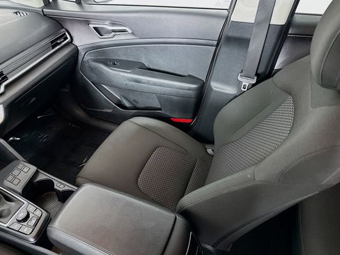 Used 2024 Kia Sportage LX FWD image 23