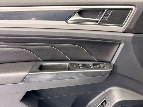 Used 2020 Volkswagen Atlas Cross Sport SEL R-Line image 21