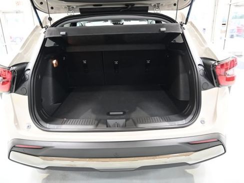 New 2026 Chevrolet Trax ACTIV w/ Sunroof Package FWD image 28