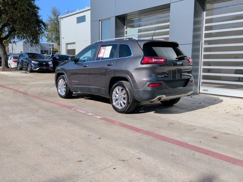 Used 2015 Jeep Cherokee Limited image 8