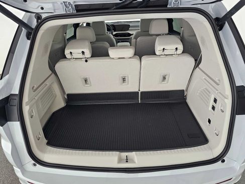 New 2027 Buick Enclave Avenir FWD image 15