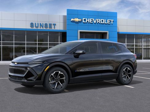 New 2026 Chevrolet Equinox EV LT w/ Comfort Package image 2