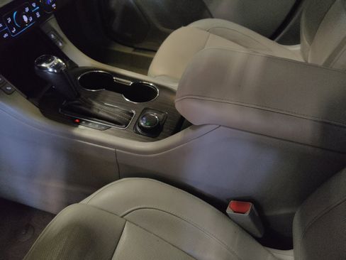 Used 2018 GMC Acadia SLT FWD image 26