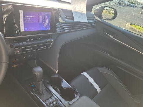 Certified 2026 Toyota Camry SE FWD image 21