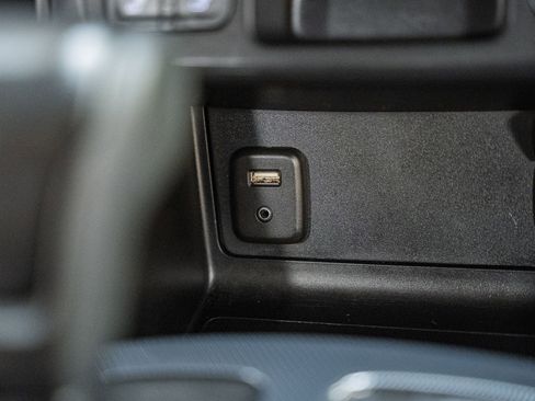 Used 2018 Chevrolet Colorado Z71 AWD/4WD image 27