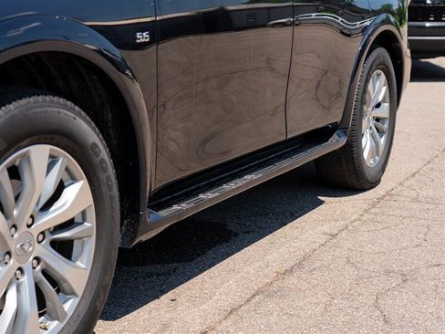 Used 2017 INFINITI QX80 4WD w/ Driver Assistance Package image 14