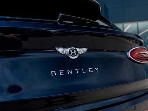 Used 2024 Bentley Bentayga Extended Wheelbase AWD/4WD image 10