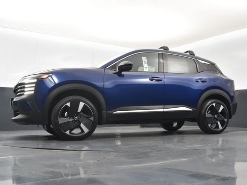 New 2026 Nissan Kicks SR w/ Cold Weather Package AWD/4WD image 39