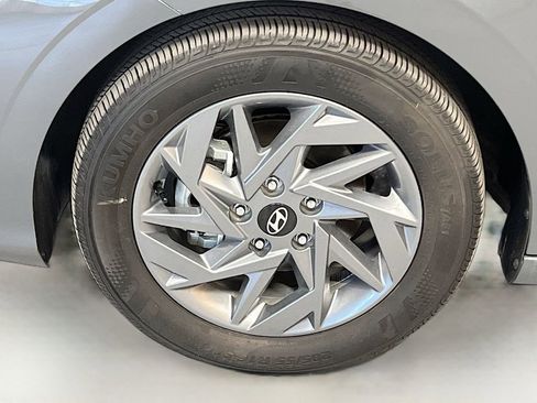 Used 2024 Hyundai Elantra SEL FWD image 29