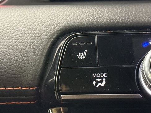Used 2025 Honda Pilot TrailSport image 7