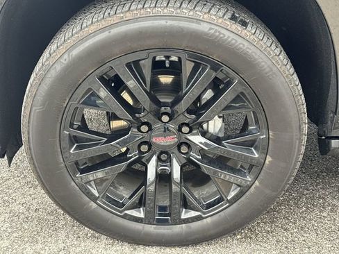 Used 2025 GMC Yukon Denali Ultimate w/ LPO, Floor Liner Package AWD/4WD image 34