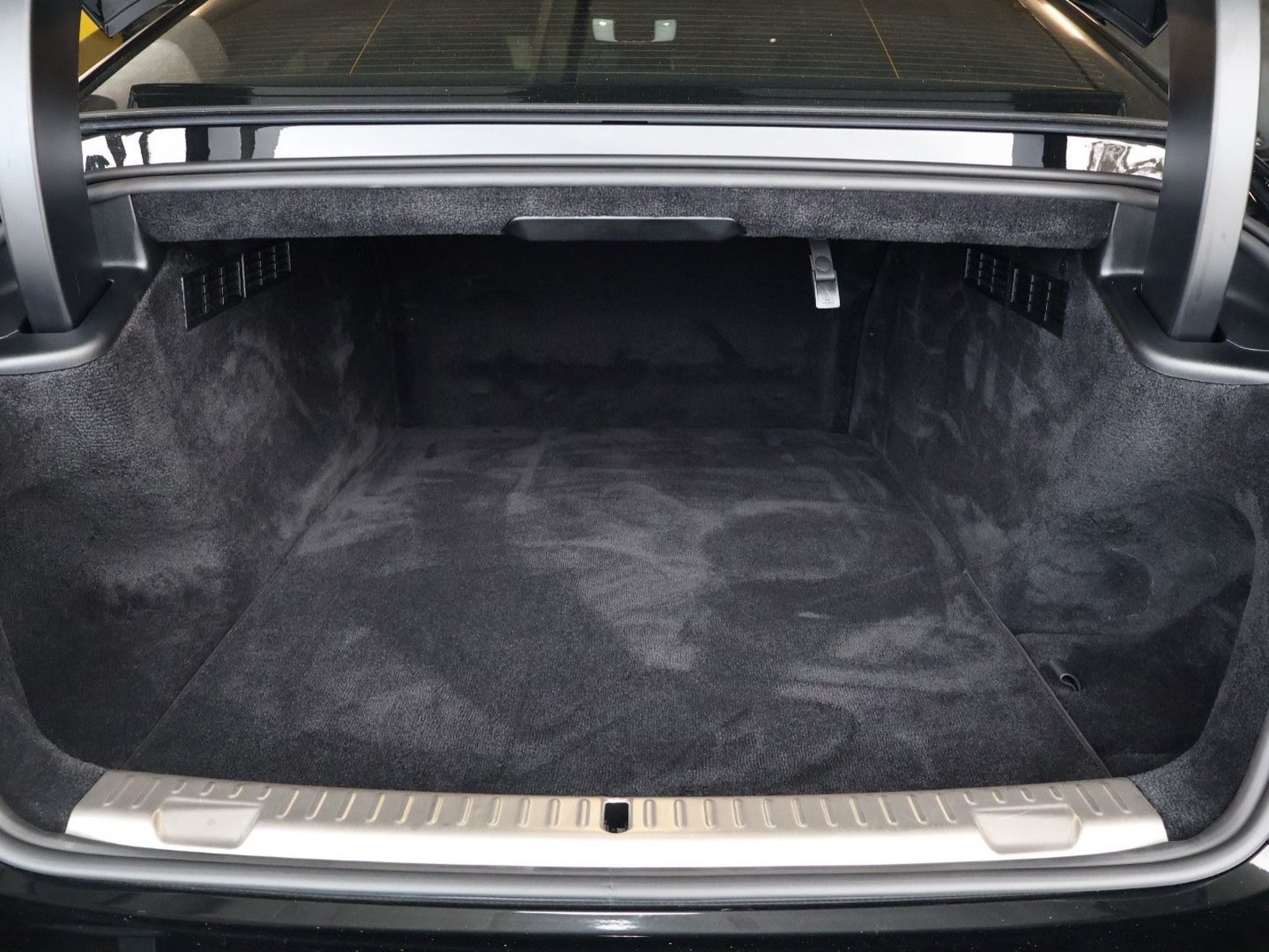 Used 2024 Rolls-Royce Spectre AWD/4WD image 21