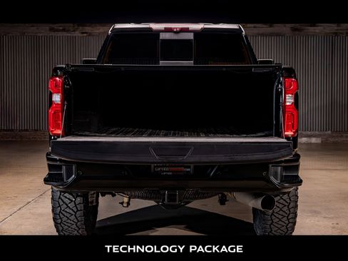 Used 2021 Chevrolet Silverado 2500 LTZ w/ LTZ Plus Package image 8