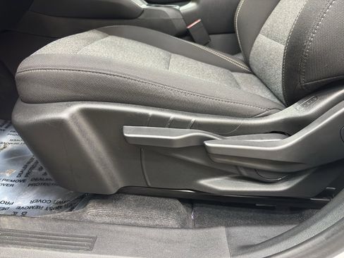 Used 2025 GMC Terrain Elevation image 17