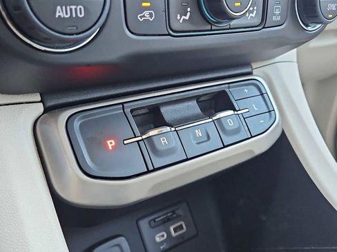 Certified 2022 GMC Acadia Denali w/ Denali Ultimate Package FWD image 34