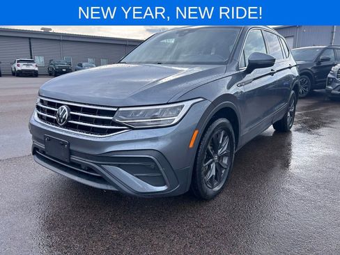 Used 2024 Volkswagen Tiguan SE image 10