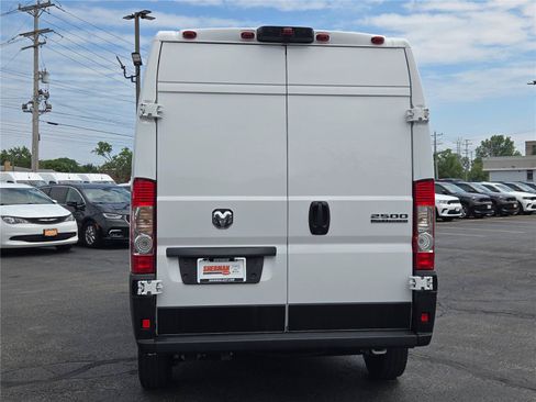 Used 2026 RAM ProMaster 2500 w/ Convenience Group FWD image 21