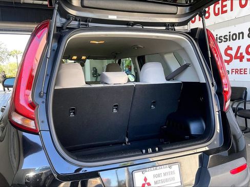 Used 2022 Kia Soul LX FWD image 18